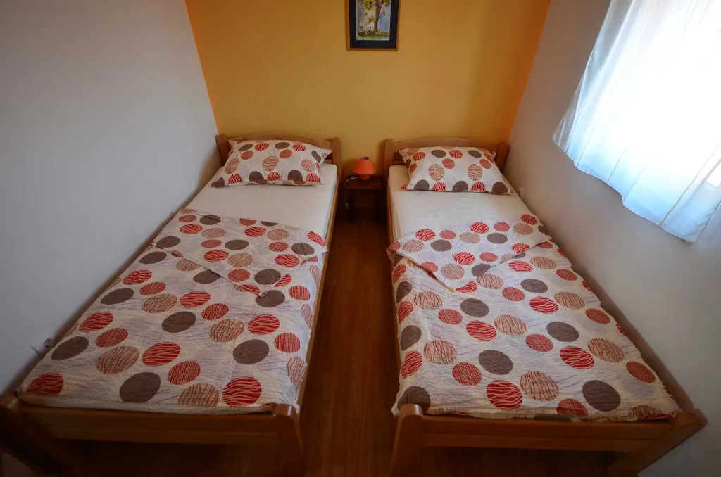 Vir Apartment for Up to 4 Guests with Balcony