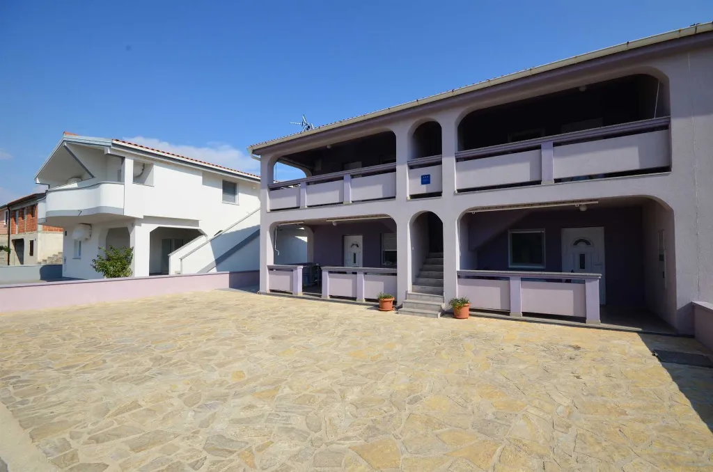 Vir Apartment for Up to 4 Guests with Balcony