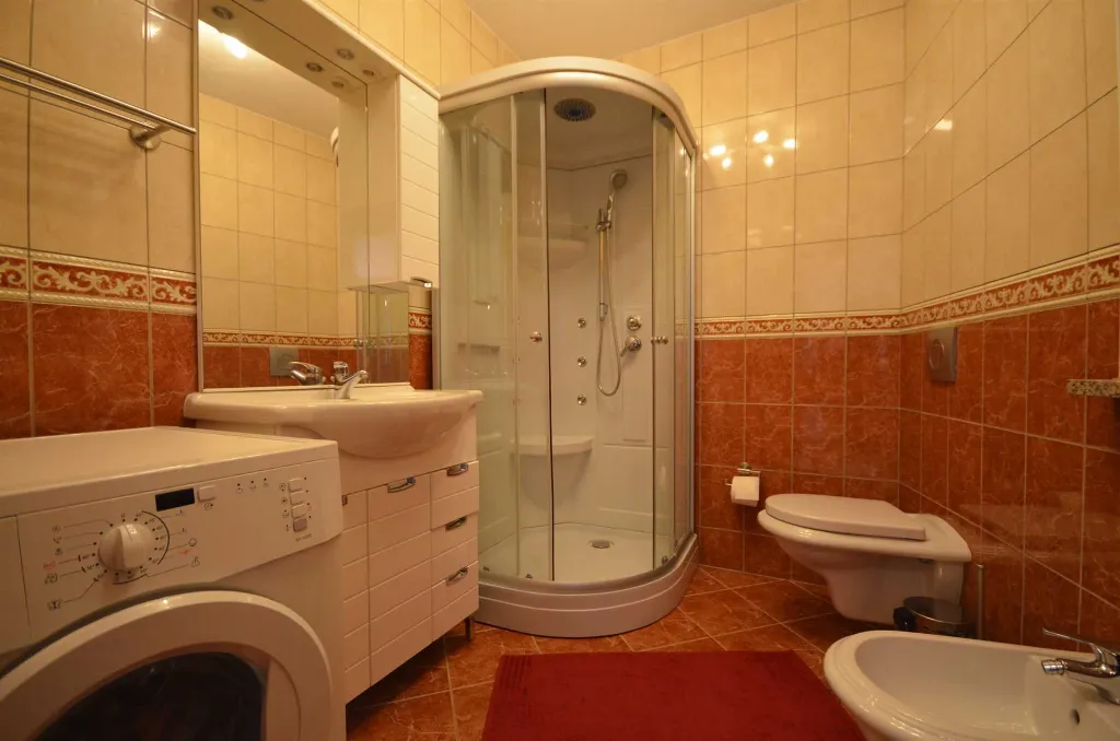 Air-Conditioned 2-Bedroom Apartment in Vir (4 Guests)