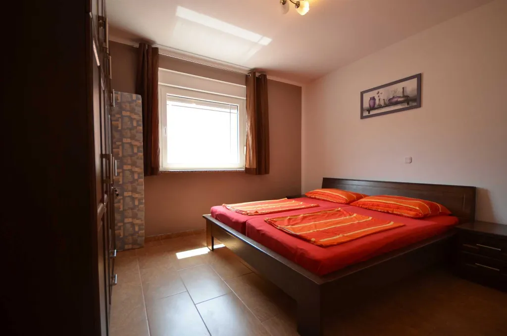 Apartment for 4 Guests in Vir with Air Conditioning