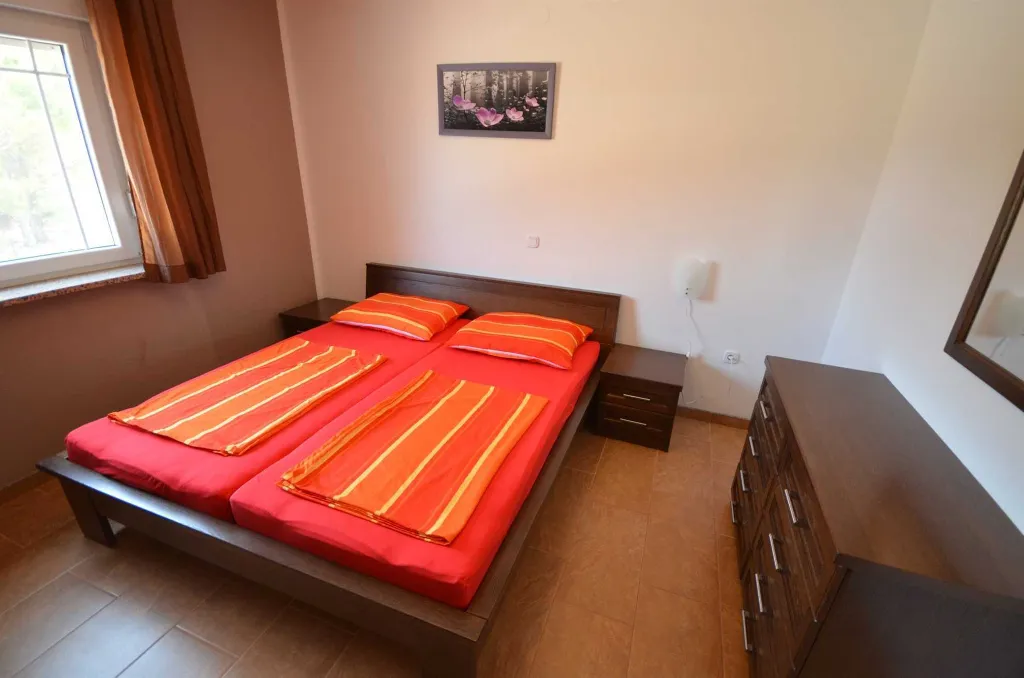 Apartment for 4 Guests in Vir with Air Conditioning