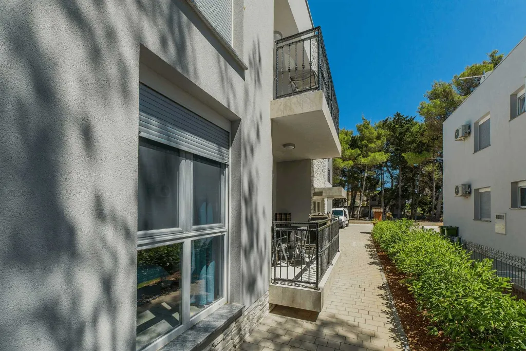 Vir Apartment for 4-6 Guests with 2 Bedrooms