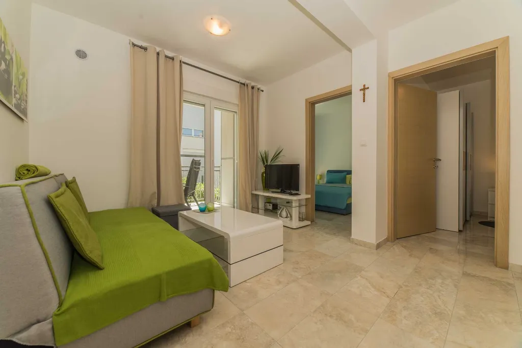 Vir Apartment for 4-6 Guests with 2 Bedrooms