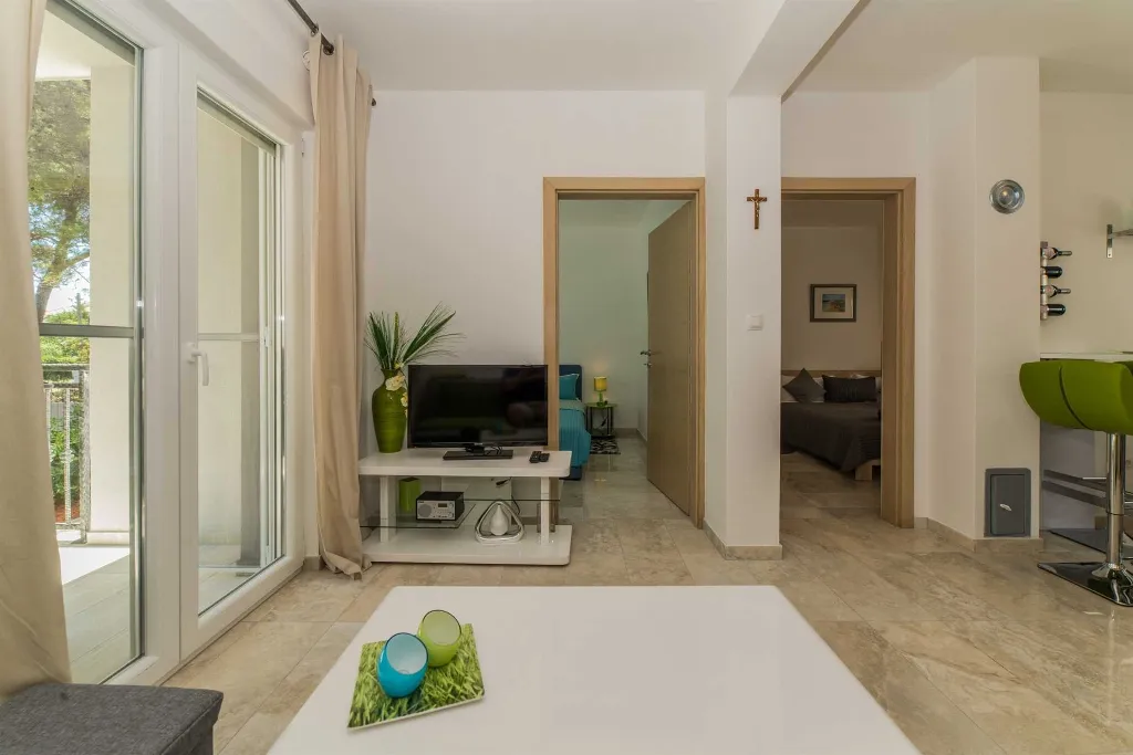 Vir Apartment for 4-6 Guests with 2 Bedrooms