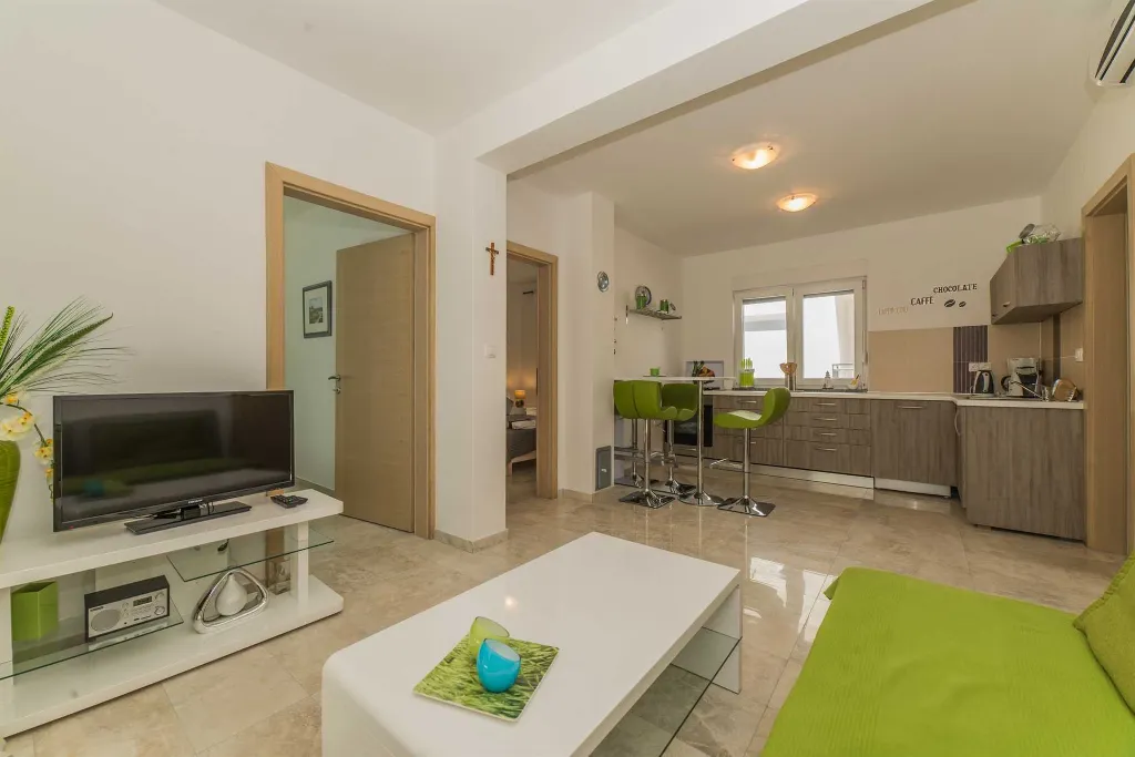 Vir Apartment for 4-6 Guests with 2 Bedrooms
