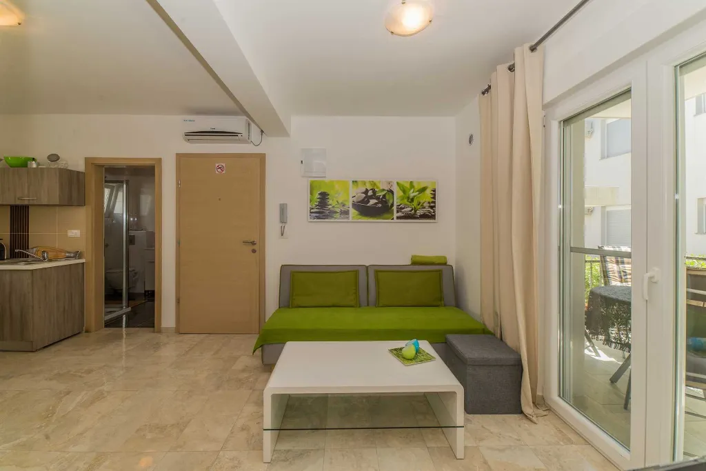 Vir Apartment for 4-6 Guests with 2 Bedrooms