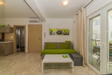 Vir Apartment for 4-6 Guests with 2 Bedrooms