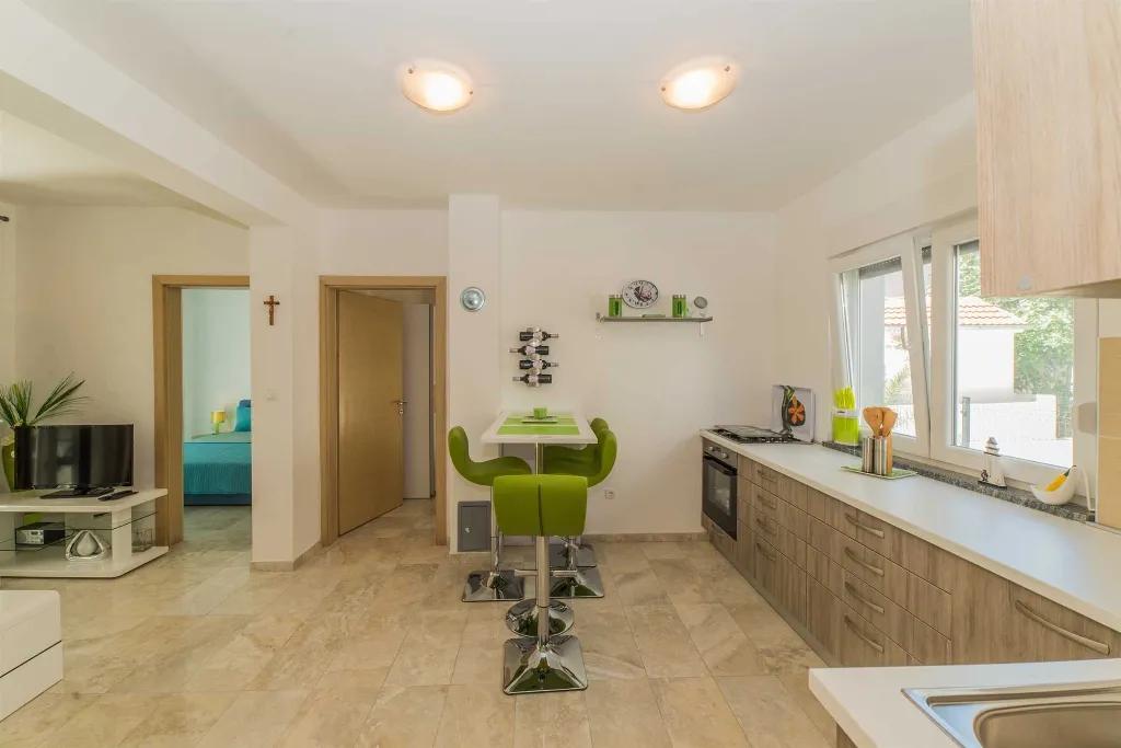 Vir Apartment for 4-6 Guests with 2 Bedrooms