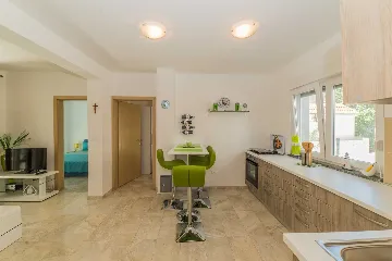 Vir Apartment for 4-6 Guests with 2 Bedrooms