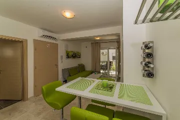 Vir Apartment for 4-6 Guests with 2 Bedrooms