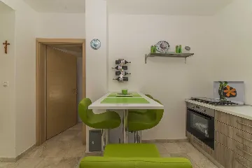 Vir Apartment for 4-6 Guests with 2 Bedrooms