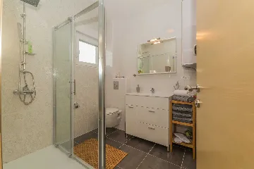 Vir Apartment for 4-6 Guests with 2 Bedrooms