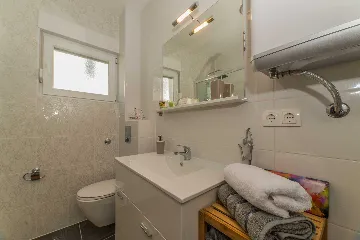 Vir Apartment for 4-6 Guests with 2 Bedrooms