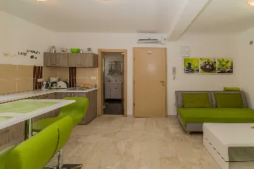 Vir Apartment for 4-6 Guests with 2 Bedrooms