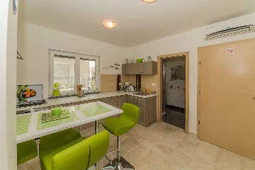 Vir Apartment for 4-6 Guests with 2 Bedrooms
