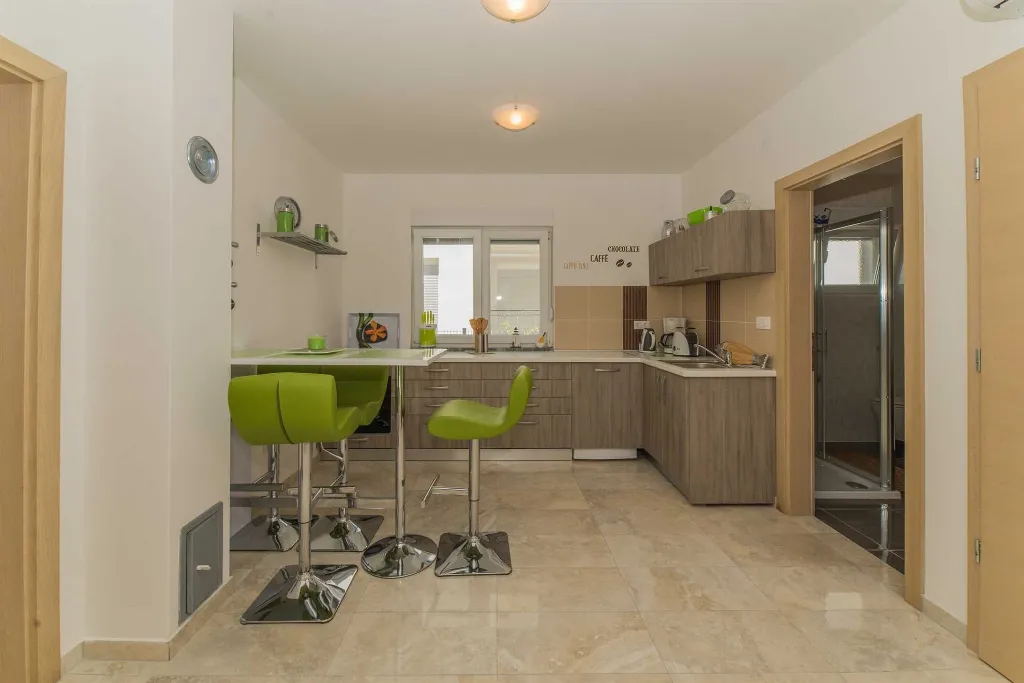 Vir Apartment for 4-6 Guests with 2 Bedrooms