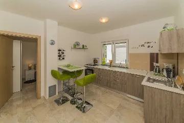 Vir Apartment for 4-6 Guests with 2 Bedrooms