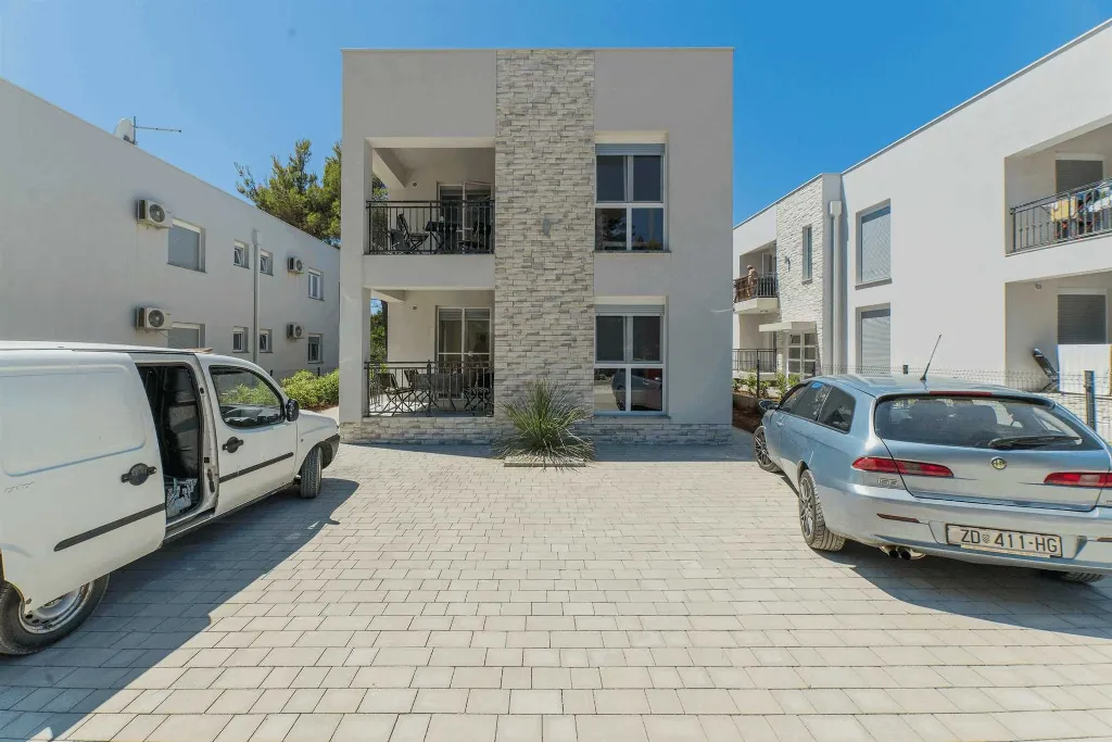 Vir Apartment for 4-6 Guests, 200m to Jadro Beach