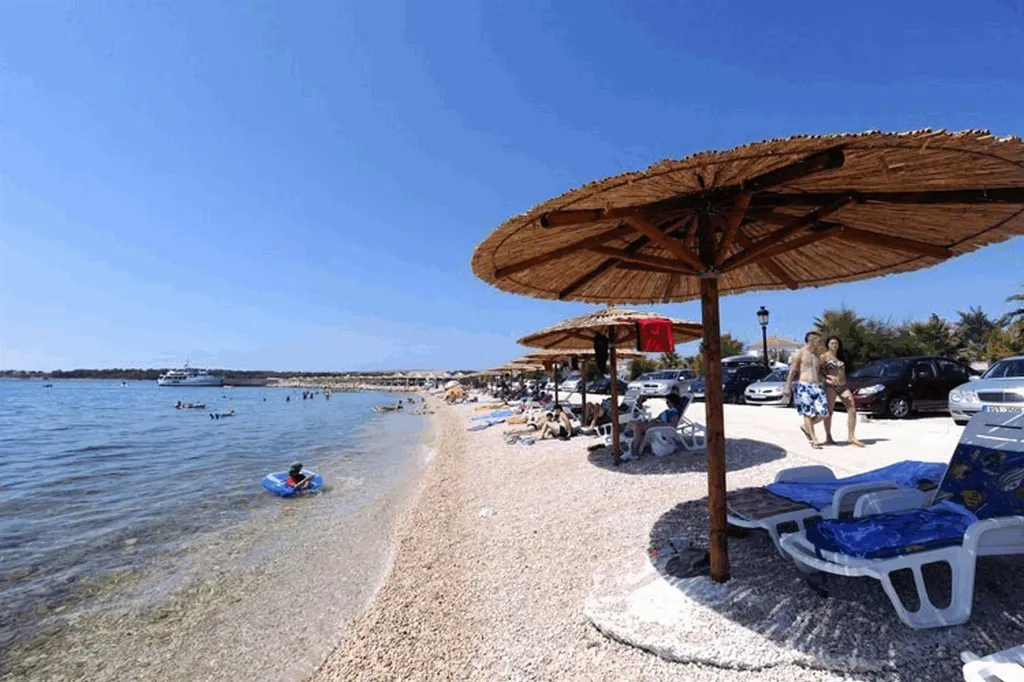Vir Apartment for 4-6 Guests, 200m to Jadro Beach