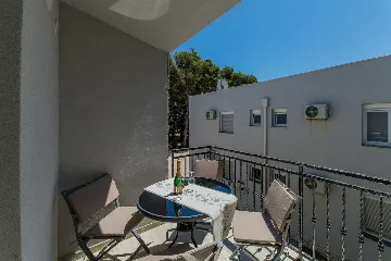 Vir Apartment for 4-6 Guests, 200m to Jadro Beach