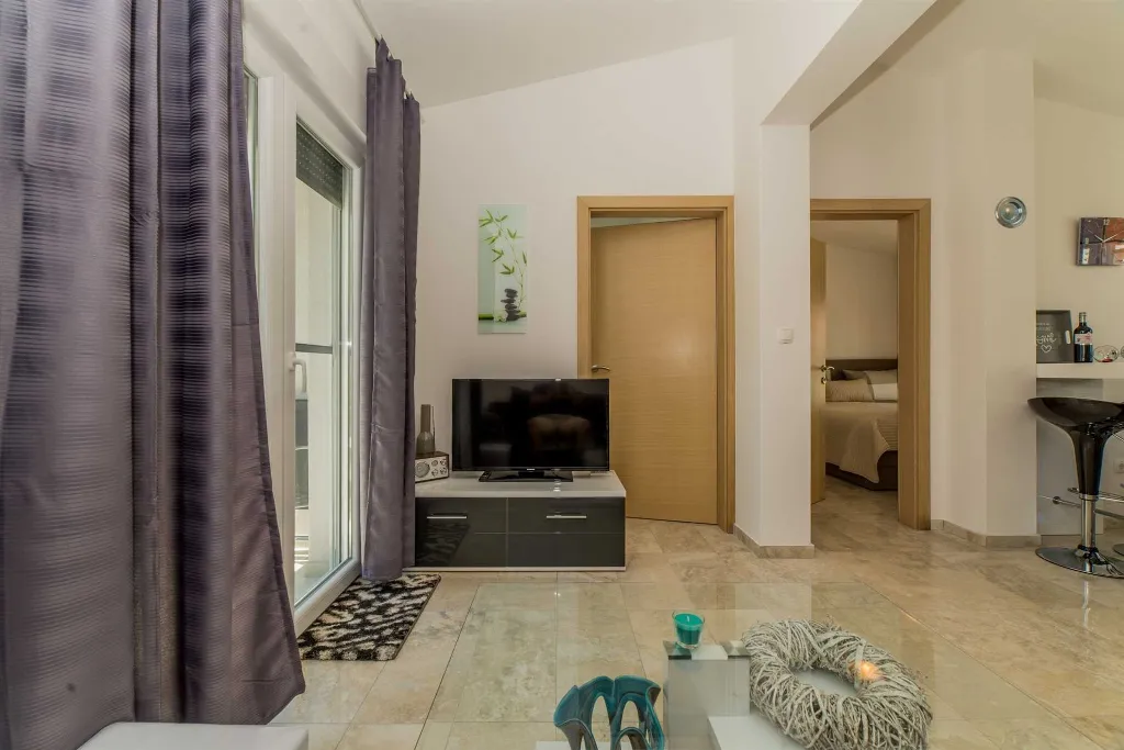 Vir Apartment for 4-6 Guests, 200m to Jadro Beach