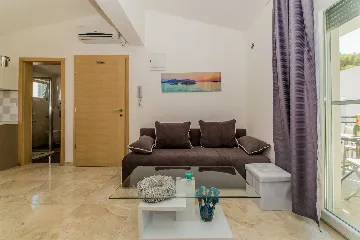 Vir Apartment for 4-6 Guests, 200m to Jadro Beach