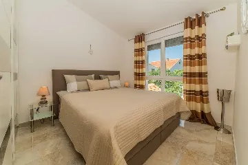 Vir Apartment for 4-6 Guests, 200m to Jadro Beach