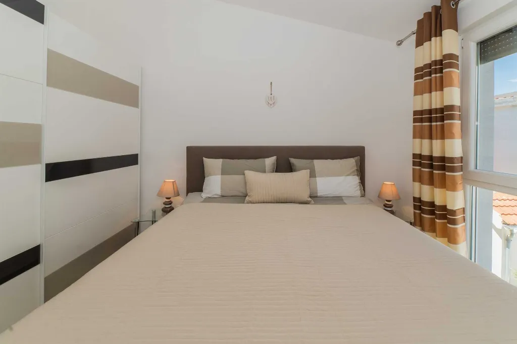 Vir Apartment for 4-6 Guests, 200m to Jadro Beach