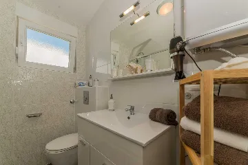 Vir Apartment for 4-6 Guests, 200m to Jadro Beach