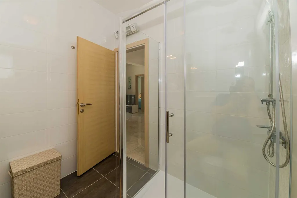 Vir Apartment for 4-6 Guests, 200m to Jadro Beach