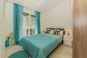 Vir Apartment for 4-6 Guests, 200m to Jadro Beach