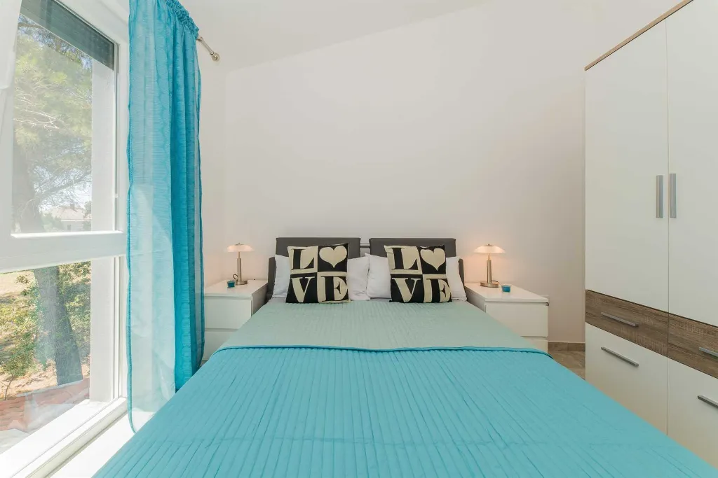 Vir Apartment for 4-6 Guests, 200m to Jadro Beach