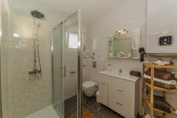 Vir Apartment for 4-6 Guests, 200m to Jadro Beach