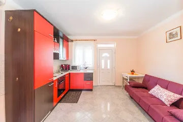2-Bedroom Apartment for 4-5 in Vir