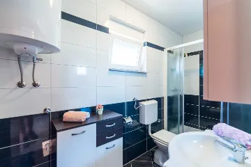 2-Bedroom Apartment for 4-5 in Vir