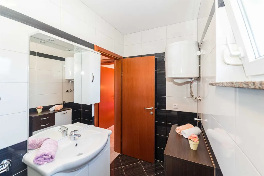 2-Bedroom Apartment for 4-5 in Vir