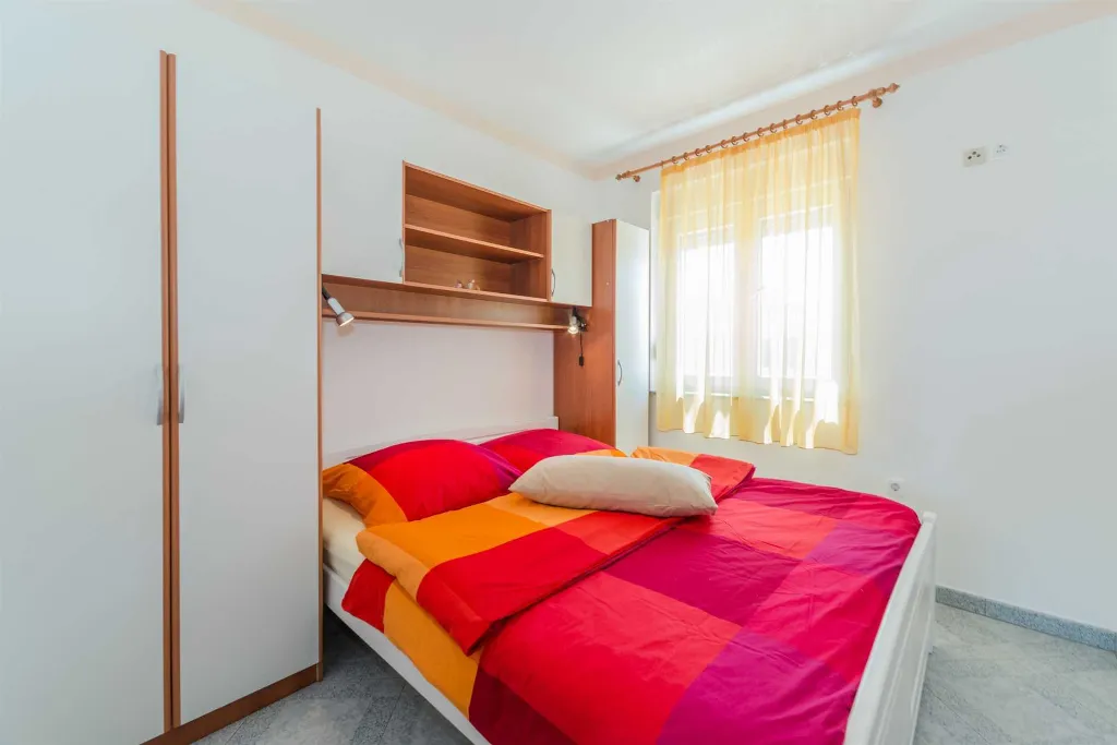 2-Bedroom Apartment for 4-5 in Vir
