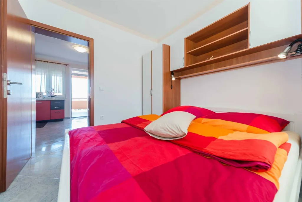 2-Bedroom Apartment for 4-5 in Vir