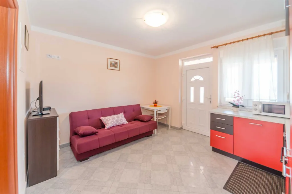 Apartment in Vir for 4–5 Guests, 50 m to Beach