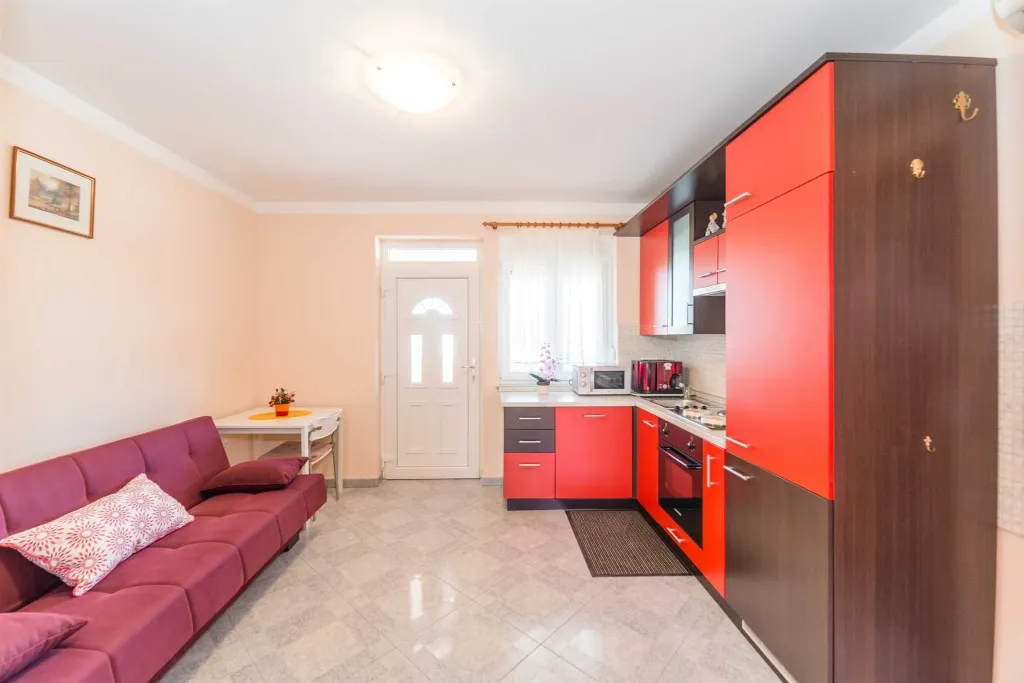 Apartment in Vir for 4–5 Guests, 50 m to Beach