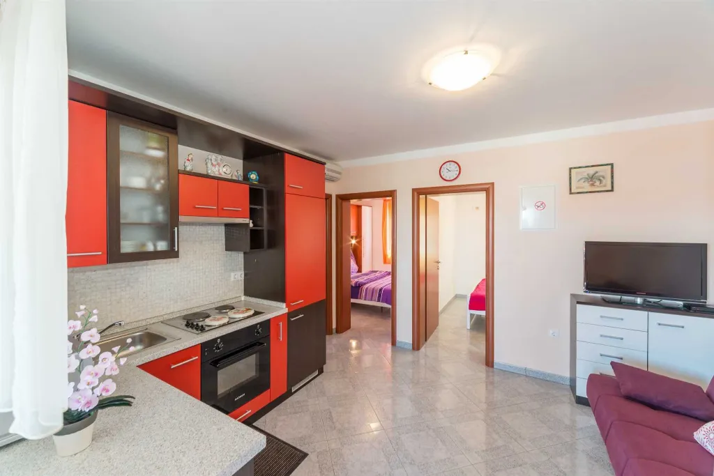 Apartment in Vir for 4–5 Guests, 50 m to Beach