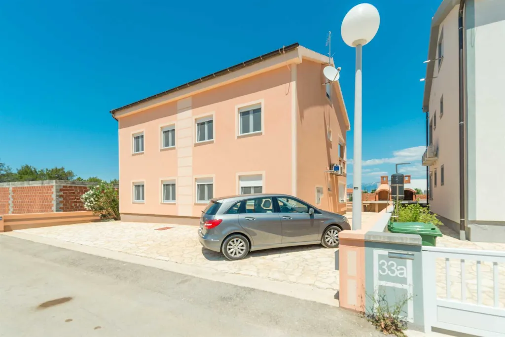 Apartment in Vir for 4–5 Guests, 50 m to Beach
