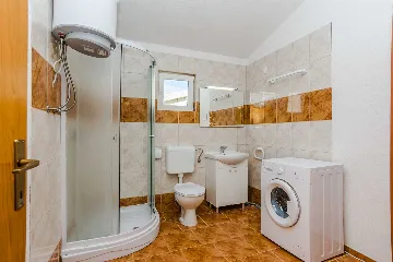 3-Bedroom Apartment in Vir for 6-8 Guests