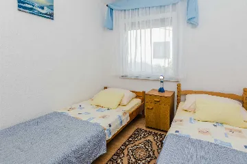 3-Bedroom Apartment in Vir for 6-8 Guests