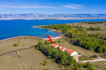 3-Bedroom Apartment in Vir, 30 m to Smratine Beach