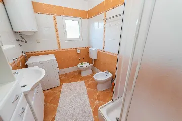 3-Bedroom Apartment in Vir, 30 m to Smratine Beach