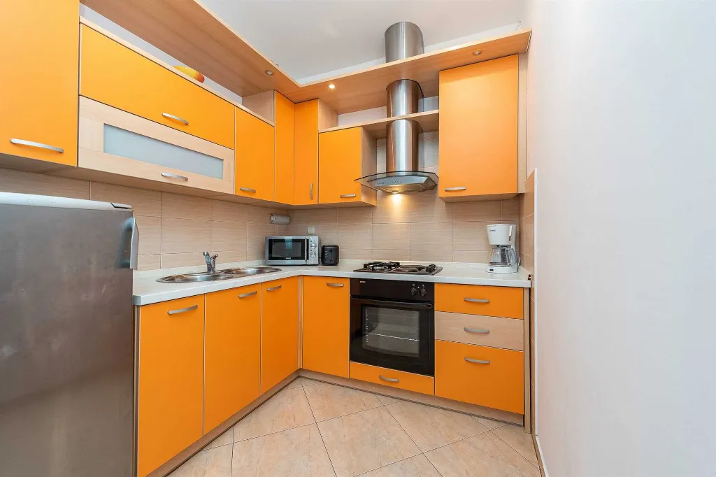 3-Bedroom Apartment in Vir, 30 m to Smratine Beach