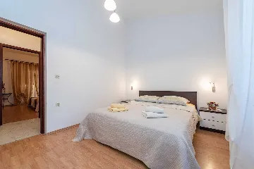 4-Bedroom Apartment in Vir for 8 Guests