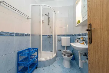 4-Bedroom Apartment in Vir for 8 Guests