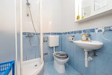 4-Bedroom Apartment in Vir for 8 Guests